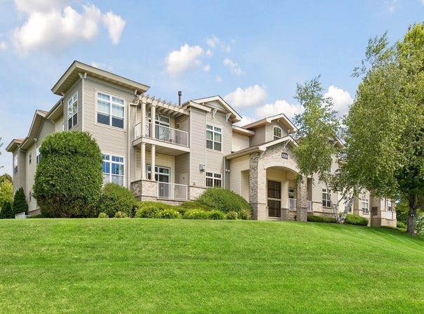 1256 County Road D E 101, Maplewood, MN 55109