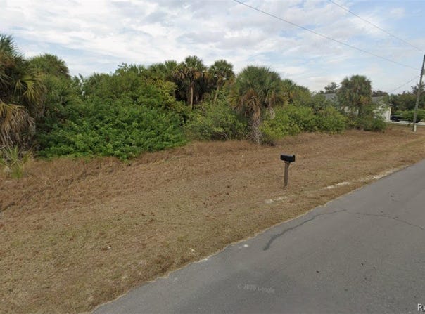 8049 Sherwood Circle, FL 33935
