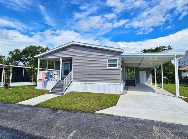 900 9th Ave E, Palmetto, FL 34221