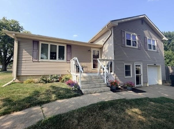 202 N 6th St, Mapleton, IA 51034