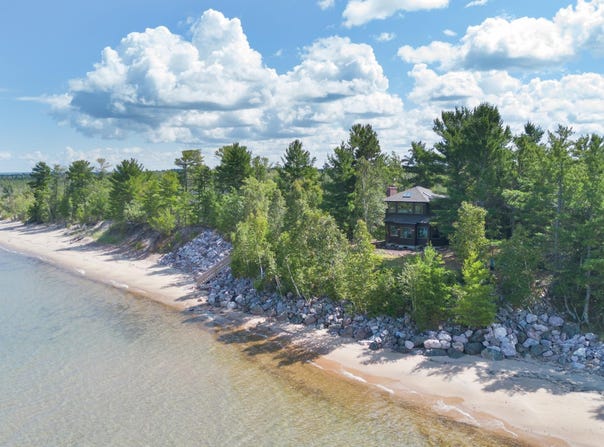 2501 M28 E State Highway, Marquette, MI 49855