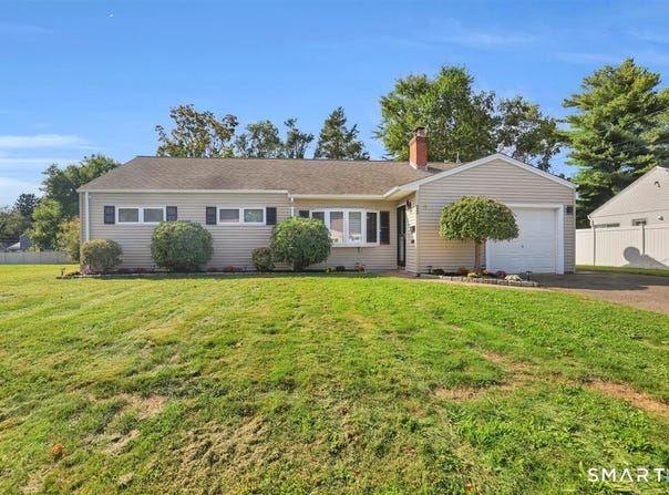 22 Elizabeth Drive, Manchester, CT 06042
