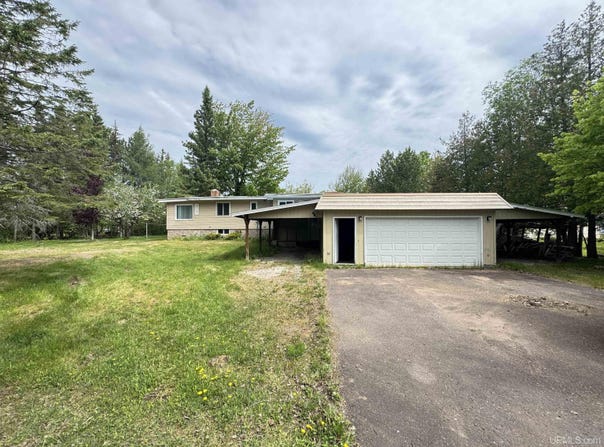 41261 Half Moon Beach Road, Chassell, MI 49916