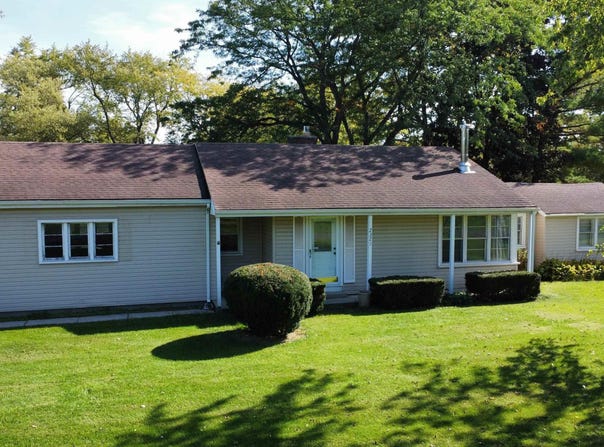 2327 Sunset Lane, Adrian, MI 49221
