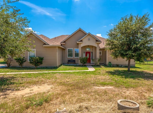 3820 Fm 3175, Lytle, TX 78052
