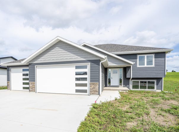 1912 2nd Ave SE, Le Mars, IA 51031