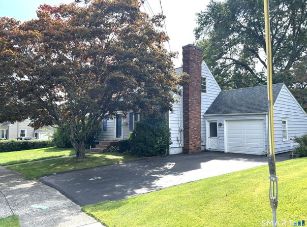 44 Knob Hill Drive, Hamden, CT 06518