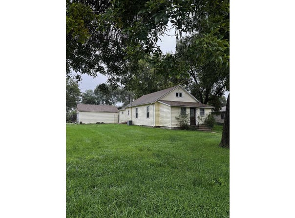 1180 N 8Th St, David City, NE 68632