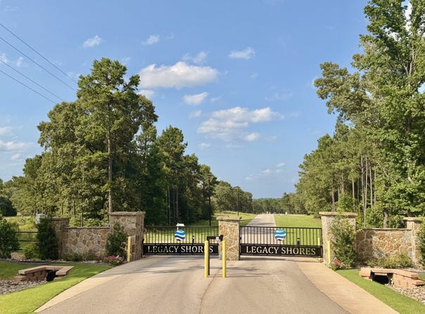 3234 Shadow Pine Drive, Larue, TX 75770