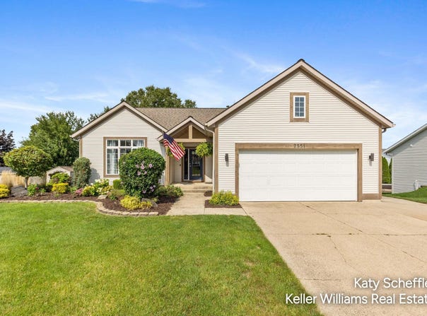 2551 Cedar Lake Drive, Jenison, MI 49428