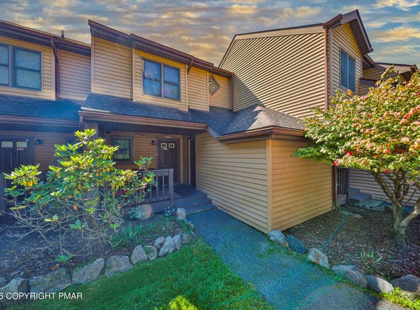 43 Sky View Circle, East Stroudsburg, PA 18302