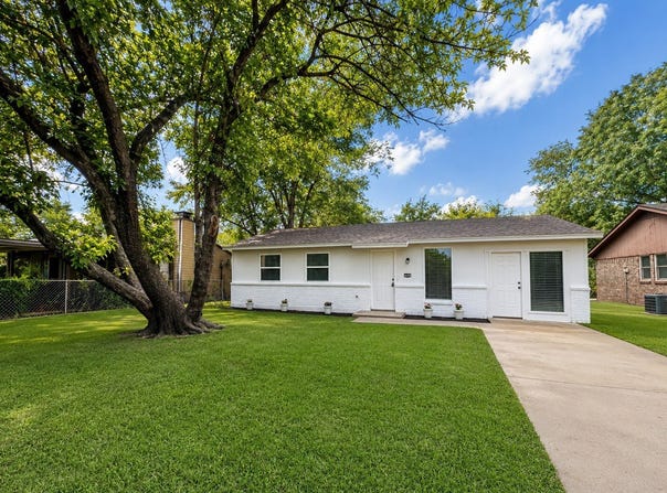 303 Mansfield Road, Cleburne, TX 76031