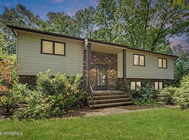 68 Yellow Brick Road, Wayne, NJ 07470