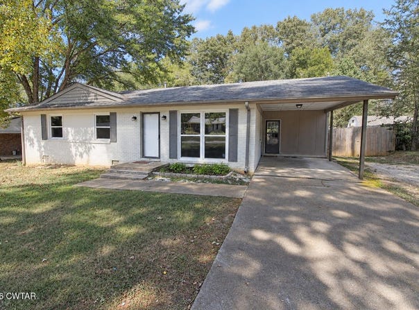 110 Circle Drive, Lexington, TN 38351