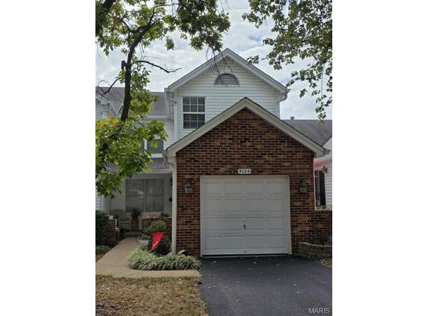 3124 Autumn Shores Drive, Maryland Heights, MO 63043