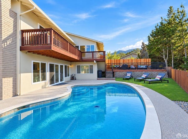 953 Park Pacifica Avenue, Pacifica, CA 94044