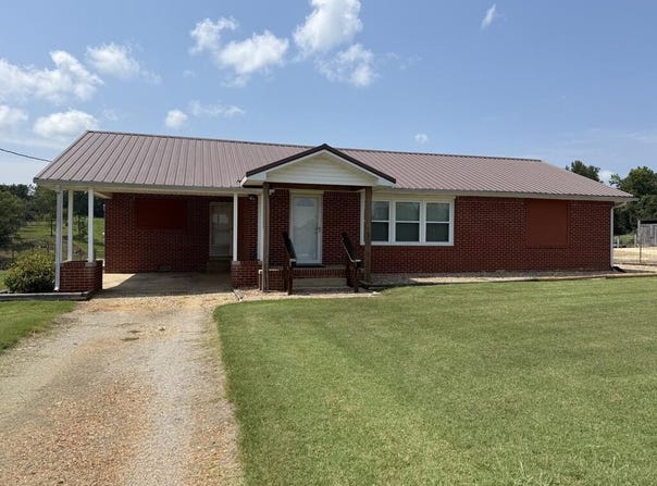 765 Midway Rd, PARIS, TN 38242