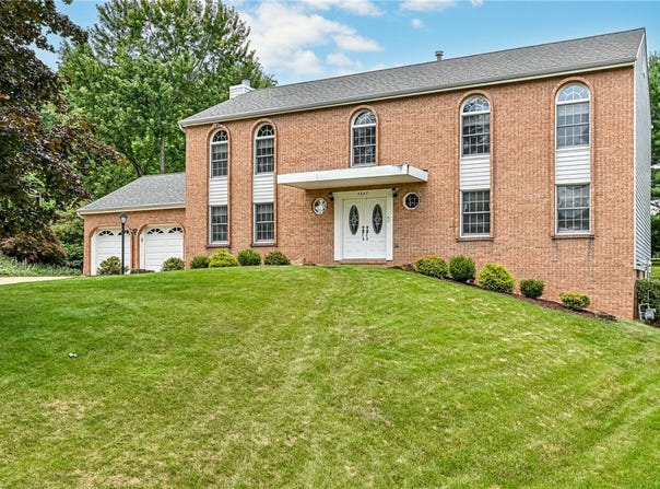 4847 Shamrogue Ct, Hampton, PA 15101