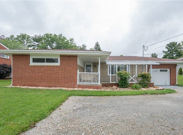 22 Catherine Ave, Latrobe, PA 15650