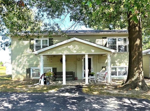 1702 Fieldcrest Drive, Sparta, IL 62286