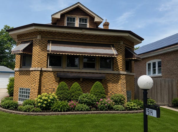1914 S 19th Avenue, Maywood, IL 60153