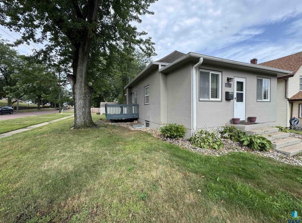 1015 S 5th Ave, Sioux Falls, SD 57105