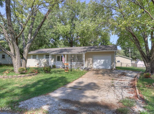 1209 Craig Drive, Carl Junction, MO 64834
