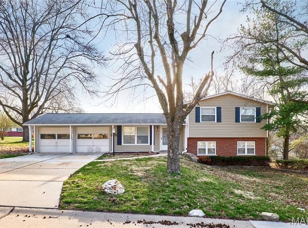 5 Aubrey Place, St Charles, MO 63303