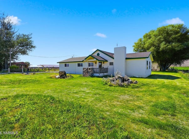 10555 Ashue Rd, Toppenish, WA 98948