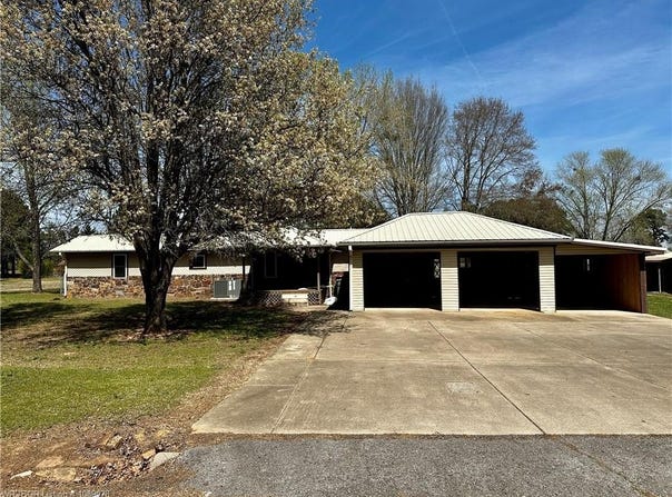2100 Horne ST, Lavaca, AR 72941