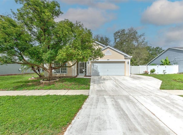 235 LAKEWAY Lane, APOLLO BEACH, FL 33572