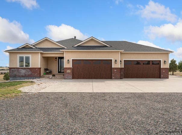 7015 E RIDING CLUB RD, Cheyenne, WY 82009