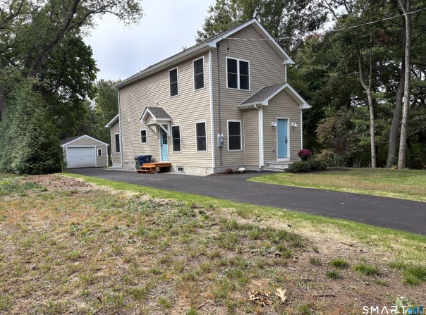7 Pickney Avenue, Plainville, CT 06062