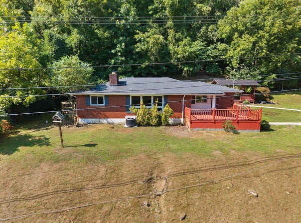 2258 W KY 80, Hazard, KY 41701