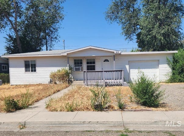 313 Baker Drive, Mountain Home, ID 83647