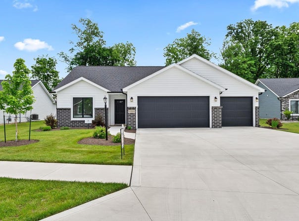 15524 Impala Drive, Huntertown, IN 46748