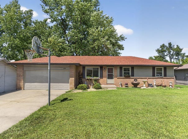 2535 W Katella Lane, Springfield, MO 65807