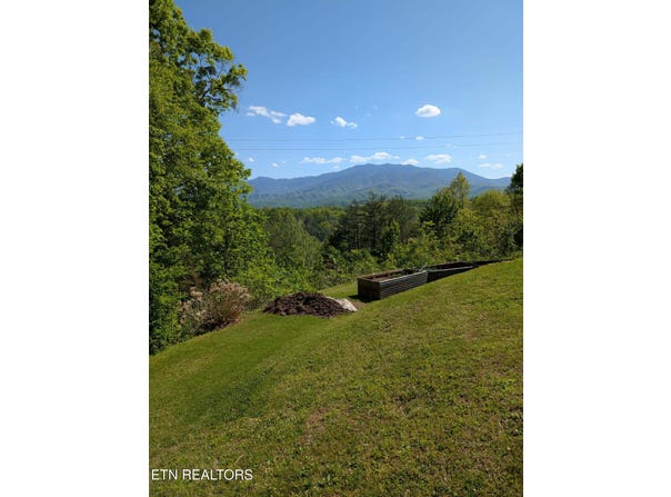 2341 Jims Way, Sevierville, TN 37876