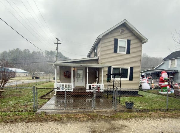 51 N River Street, Auxier, KY 41602