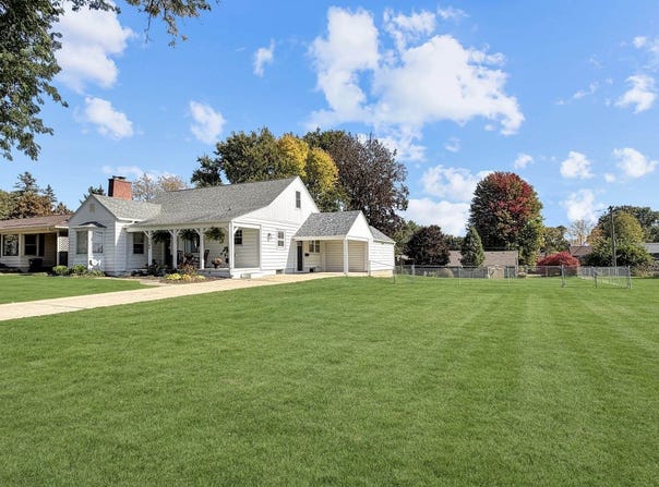1103 South Park Boulevard, Freeport, IL 61032