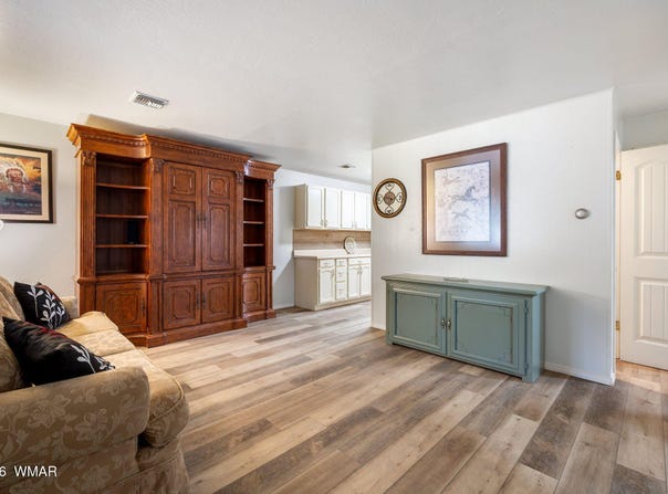 3521 Quail Run Road, Overgaard, AZ 85933