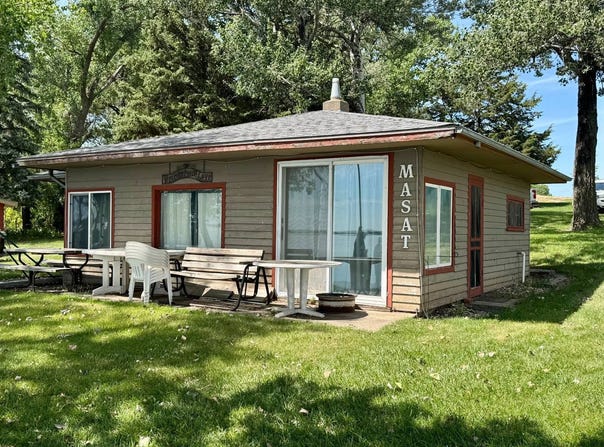 1023 Thompson Beach Road, Redfield, SD 57469