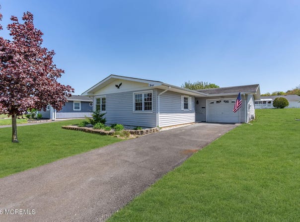 3 Markham Road, Brick, NJ 08724