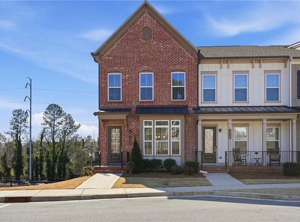 3317 Park Pointe Circle, Scottdale, GA 30079