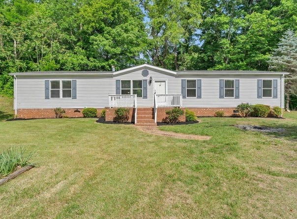 256 Goose Market, Stuart, VA 24171