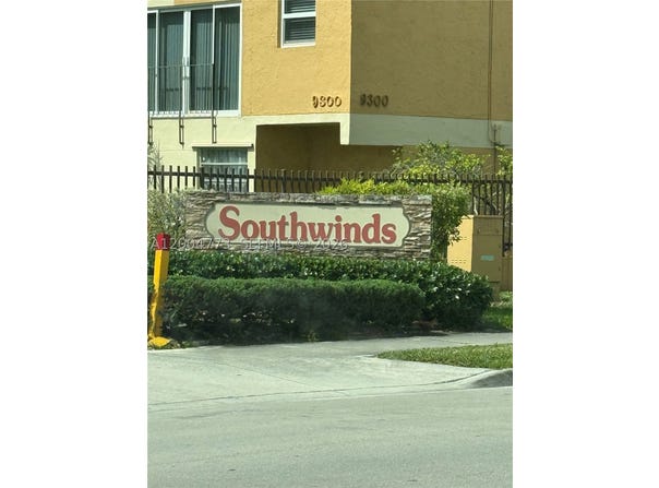 9320 W Flagler St, Miami, FL 33174