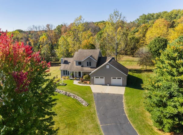 S3625 Pine Knoll Court, Baraboo, WI 53913