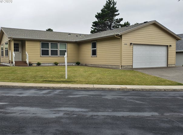 1095 SW SAILFISH Loop, Waldport, OR 97394
