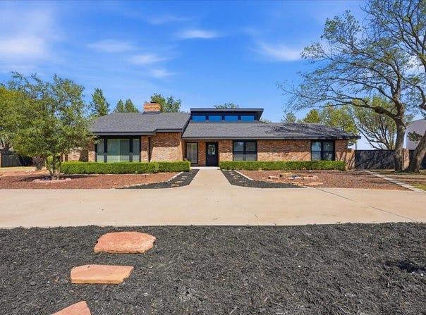 107 Wood Circle, Levelland, TX 79336