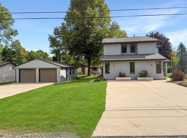 N164 ROGERS Lane, APPLETON, WI 54915-9422